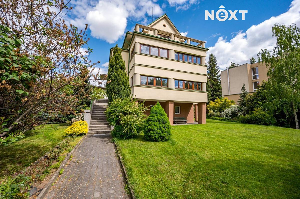 Prodej rodinného domu 300 m², pozemek 1330 m² – fotografie 3