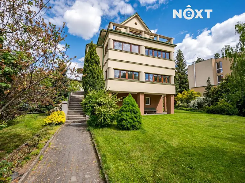 Prodej rodinného domu 300 m², pozemek 1330 m², Praha – náhled fotky 3