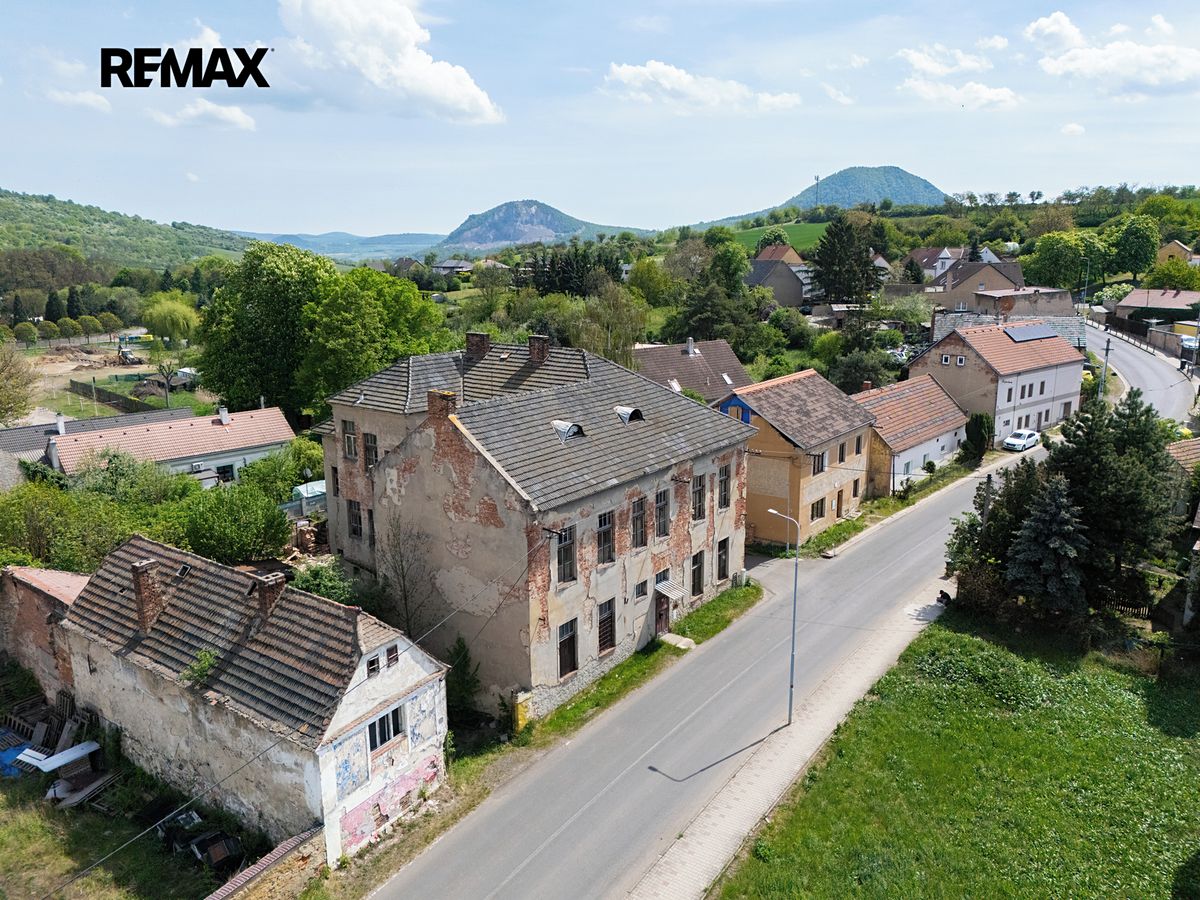Prodej rodinného domu 557 m², pozemek 637 m² – fotografie 3