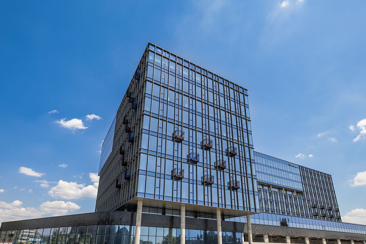 Pronájem kanceláře 893 m²