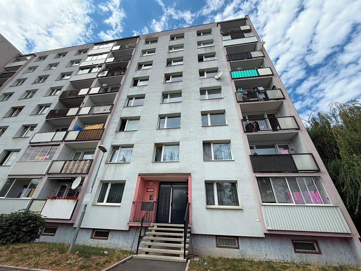 Pronájem bytu 1+1 37 m²