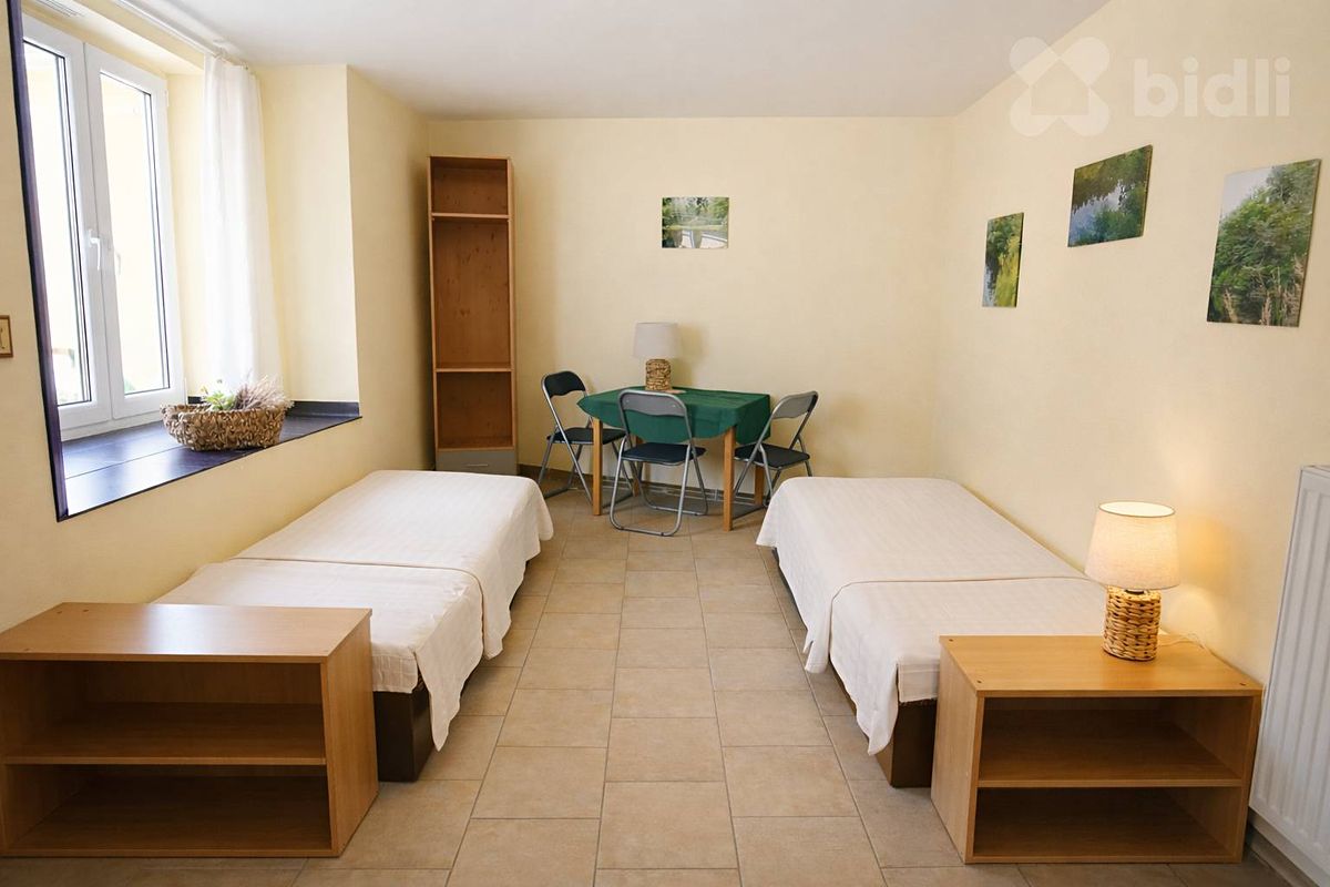 Prodej rodinného domu 270 m², pozemek 608 m² – fotografie 2