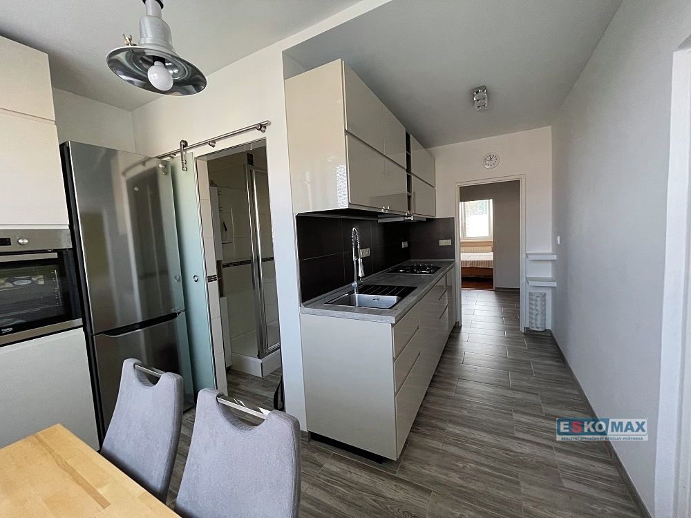 Pronájem bytu 3+1 74 m² – fotografie 4