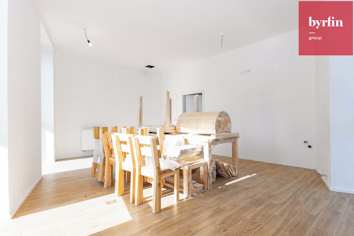 Prodej obchodního prostoru 44 m² – fotografie 2
