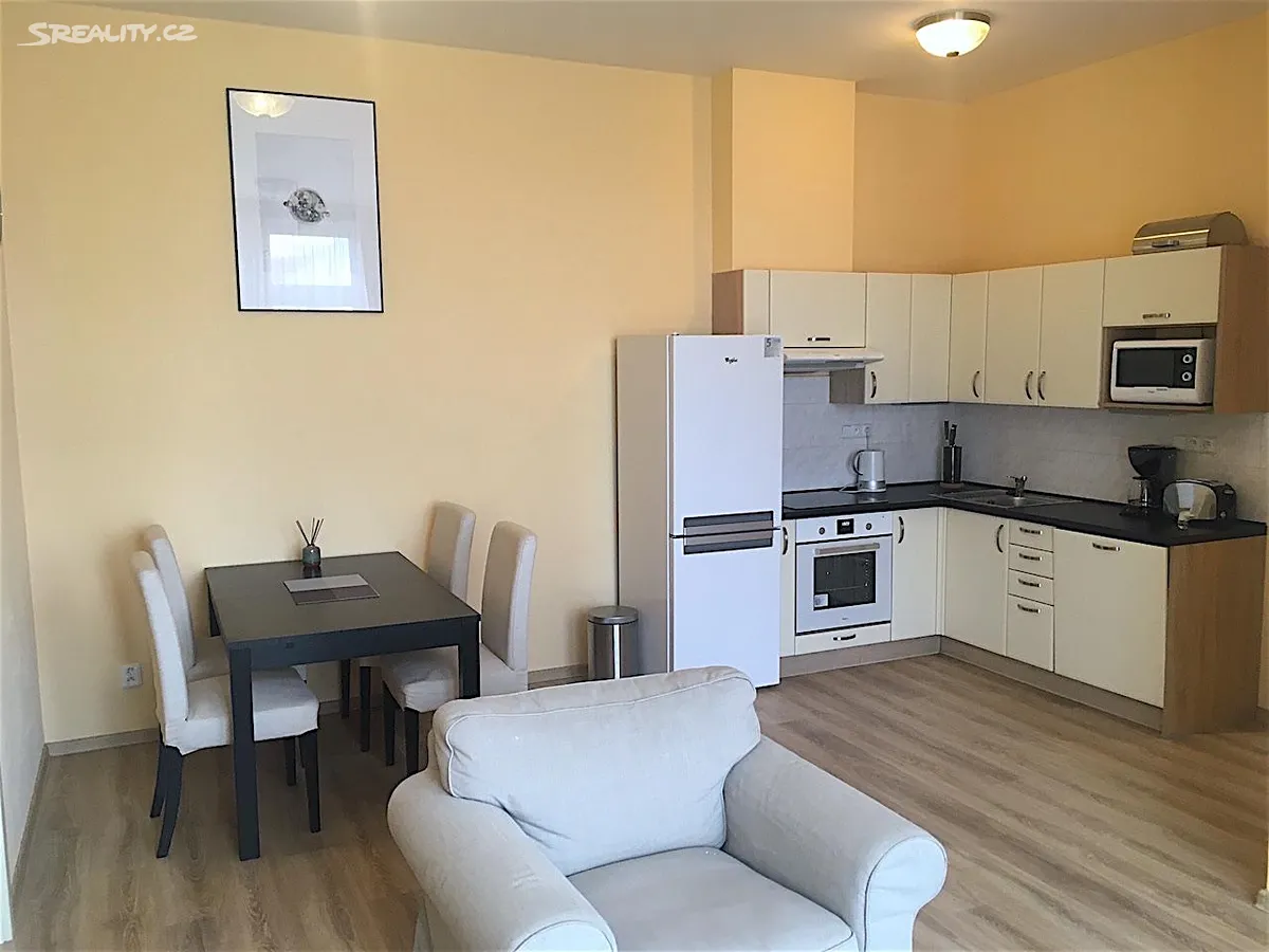 Pronájem bytu 3+kk 66 m² – pohled 5