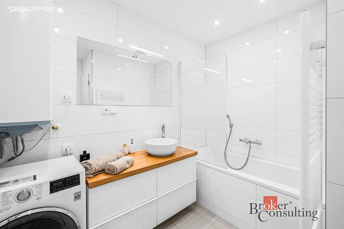 Pronájem bytu 3+kk 63 m² - Widok 6