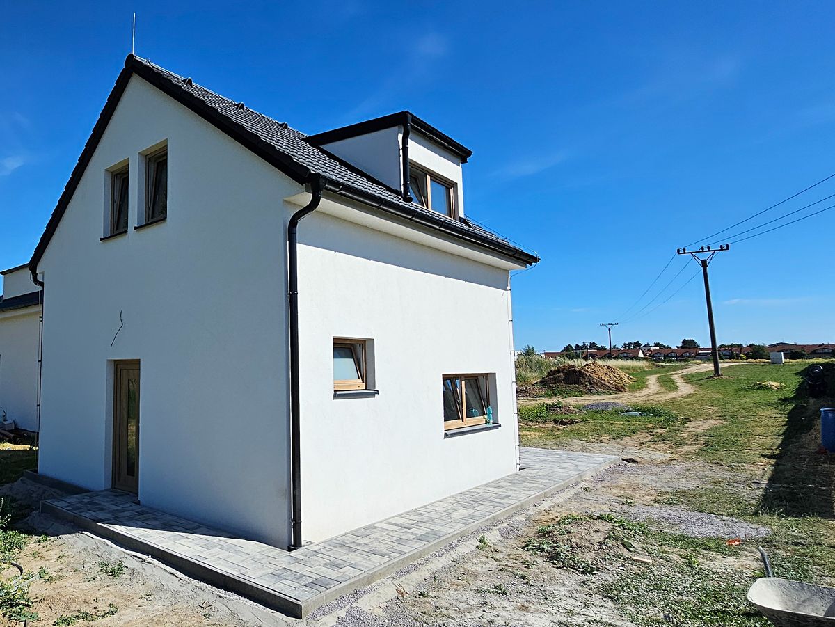 Prodej rodinného domu 80 m², pozemek 640 m² – fotografie 2
