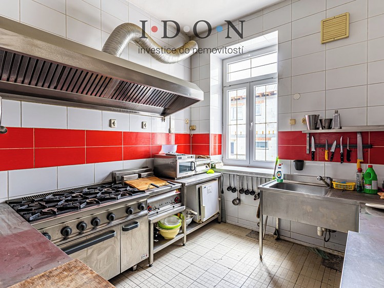 Комерційне приміщення на продаж, 920 м² (9 з 28)