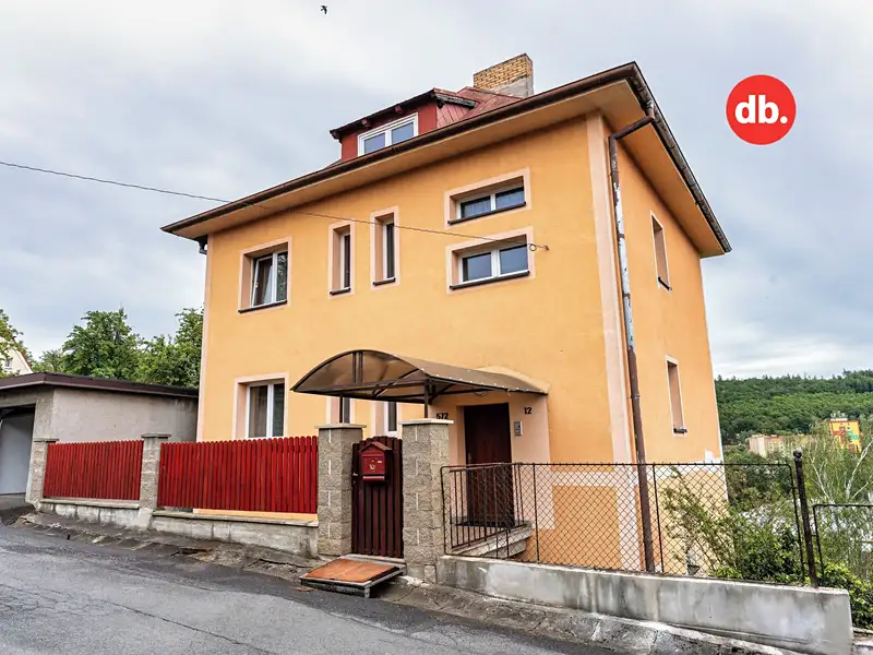 Prodej vily 280 m², pozemek 653 m², Karlovy Vary – náhled fotky 1