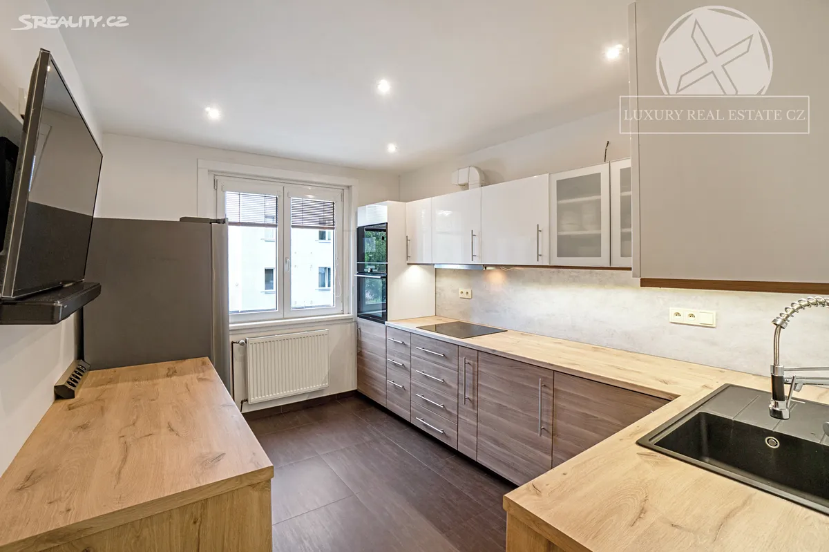 Prodej bytu 2+1 54 m², Praha