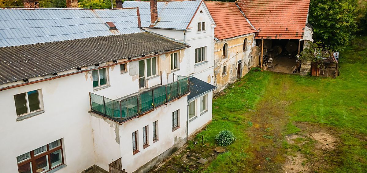 Prodej rodinného domu 280 m², pozemek 1000 m² – fotografie 3
