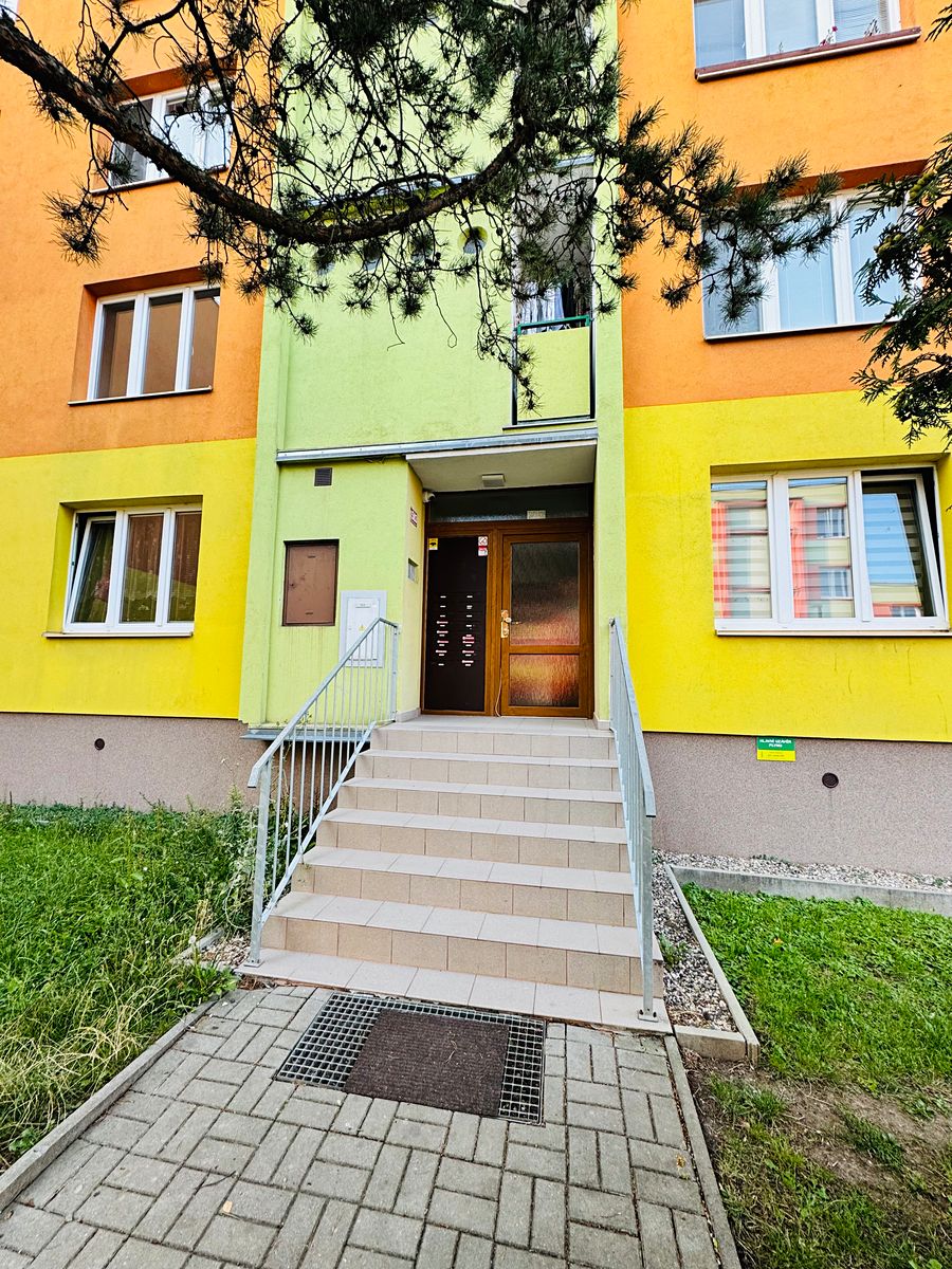 Pronájem bytu 1+1 35 m² – fotografie 2
