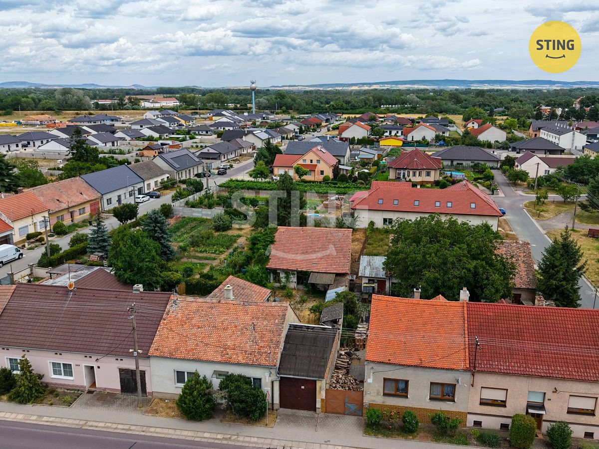 Prodej rodinného domu 138 m², pozemek 767 m² – fotografie 2
