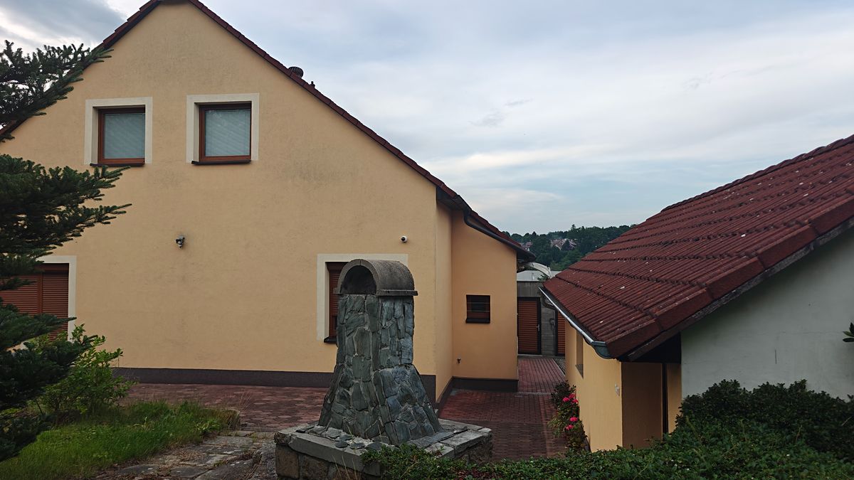 Prodej rodinného domu 247 m², pozemek 251 m² – fotografie 4