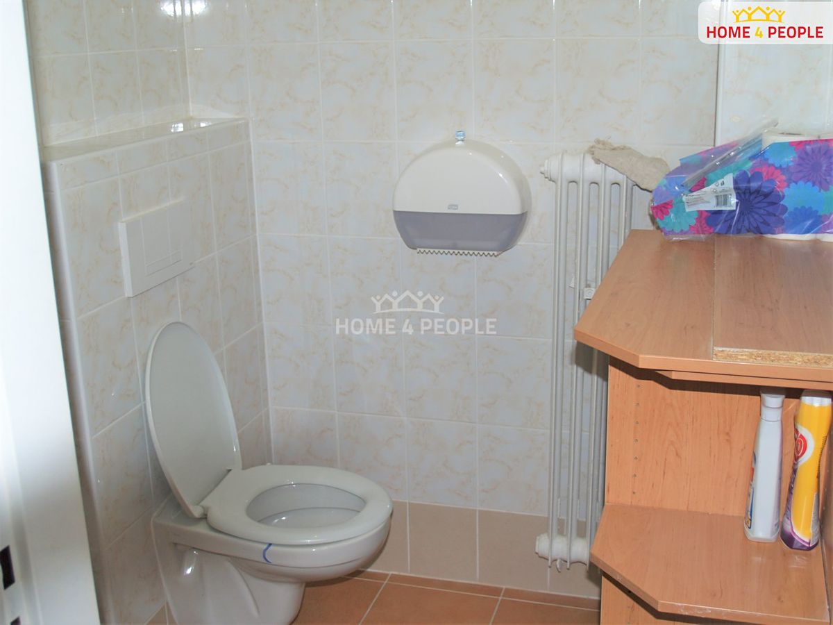 Pronájem obchodního prostoru 32 m² – fotografie 2