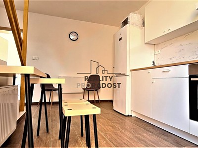 Pronájem  pokoje 148 m²