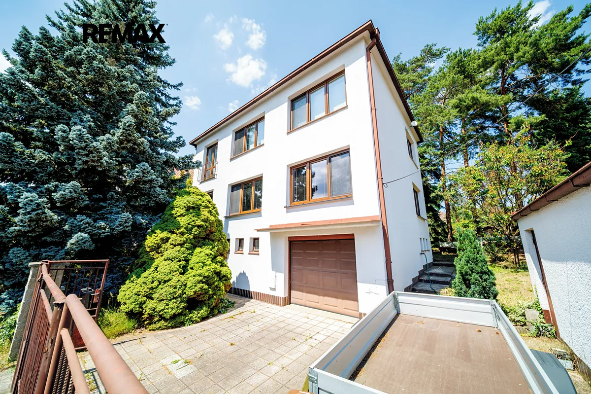 Prodej rodinného domu 209 m², pozemek 992 m²