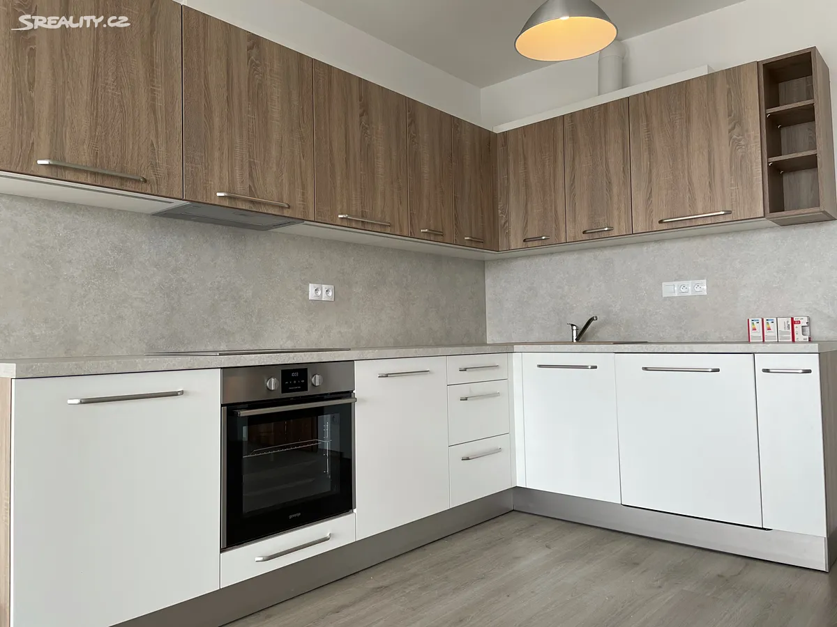 Pronájem bytu 2+kk 58 m², Pardubice