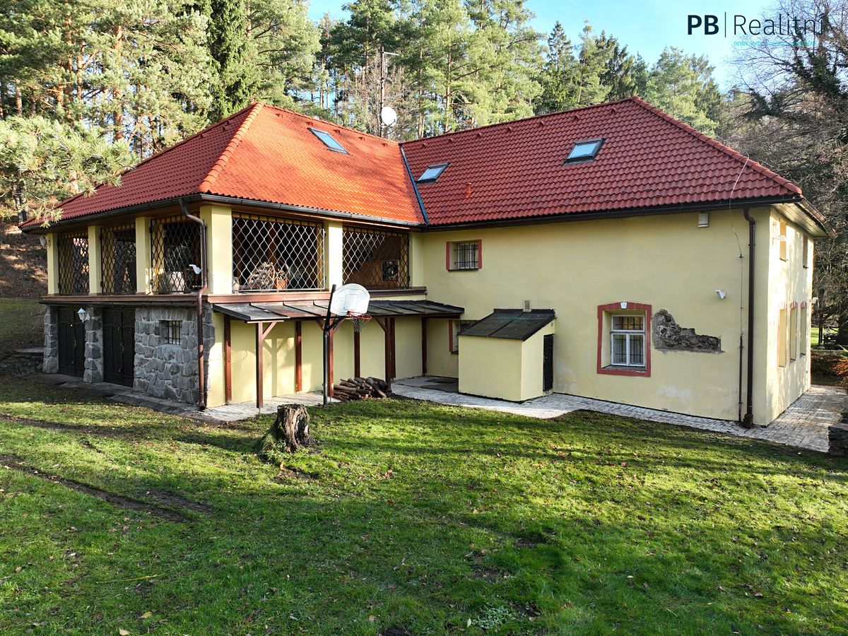 Prodej rodinného domu 450 m², pozemek 4111 m² – fotografie 3