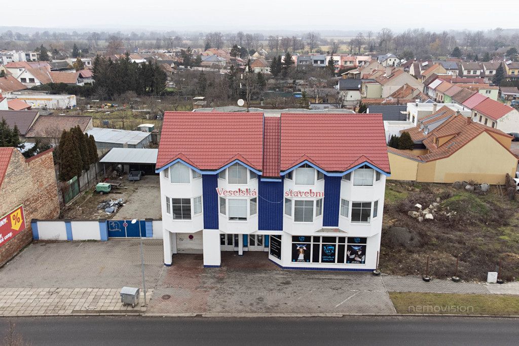 Prodej komerční nemovitosti 1061 m² – fotografie 2