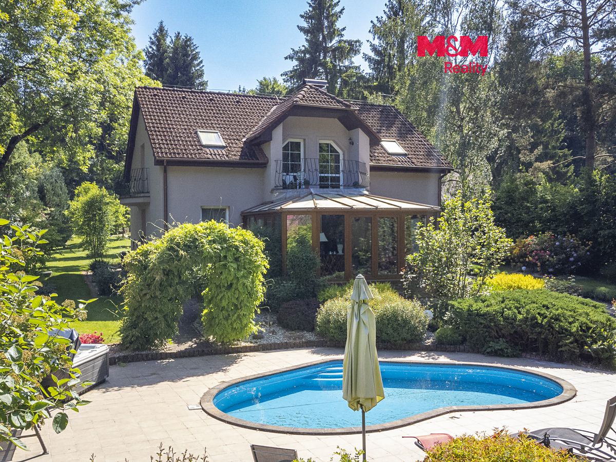 Prodej rodinného domu 226 m², pozemek 3334 m²