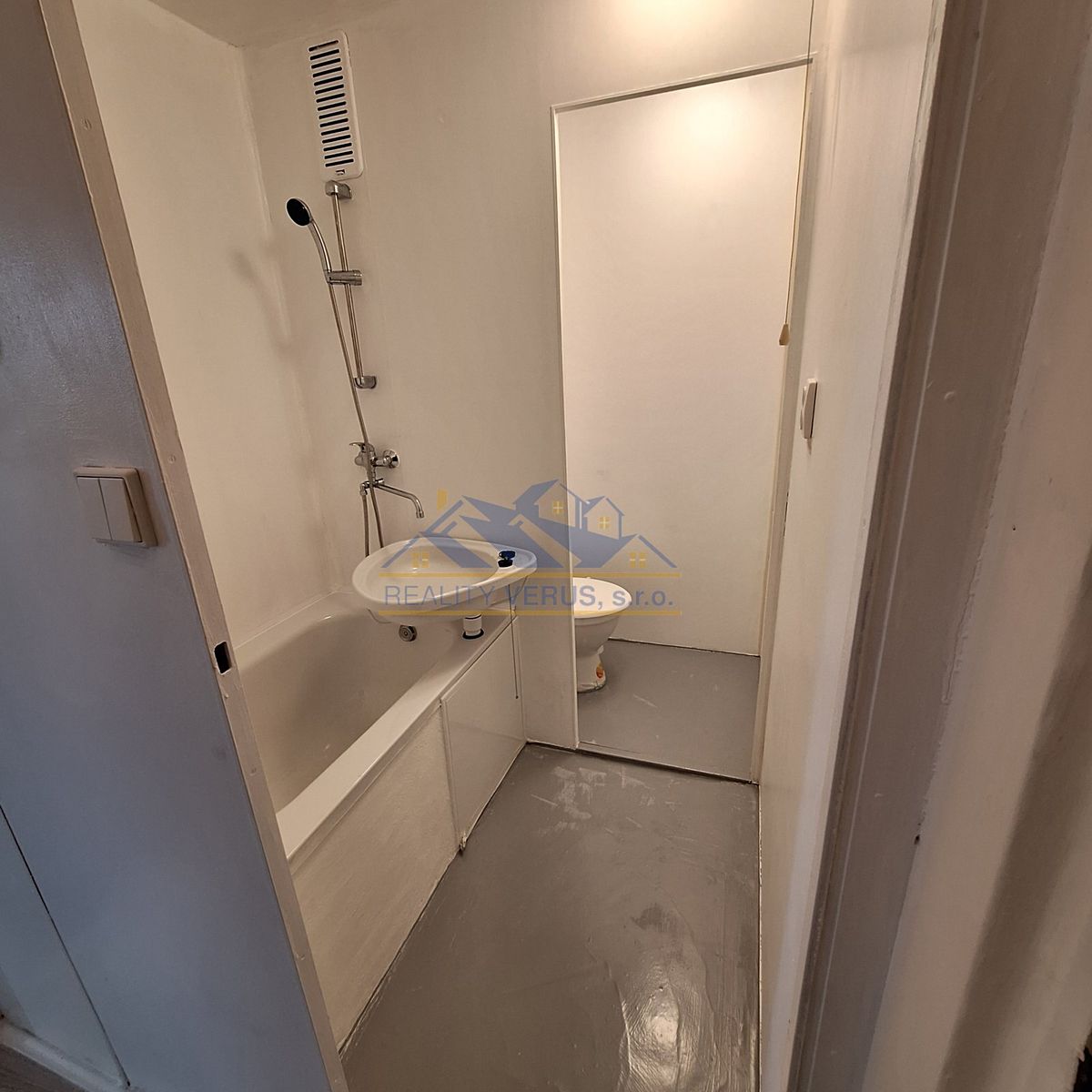 Pronájem bytu 2+kk 37 m² – fotografie 4