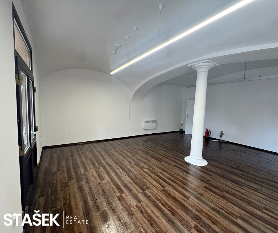 Pronájem obchodního prostoru 57 m² – fotografie 3
