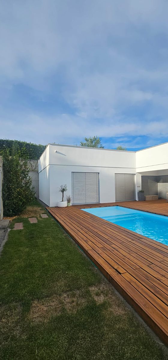 Prodej vily 286 m², pozemek 825 m² – fotografie 2