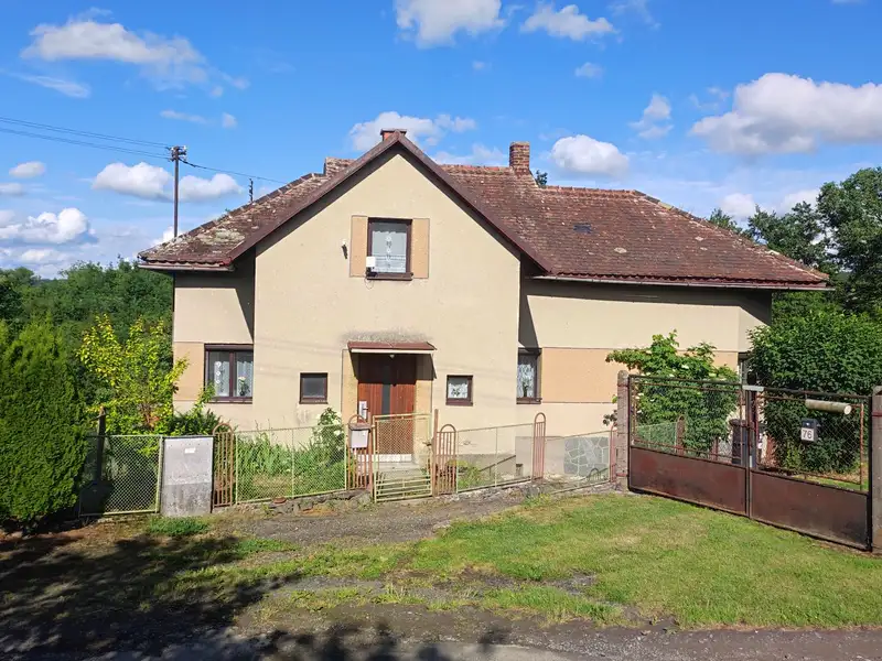 Prodej rodinného domu 150 m², pozemek 3022 m², Hroubovice – náhled fotky 1