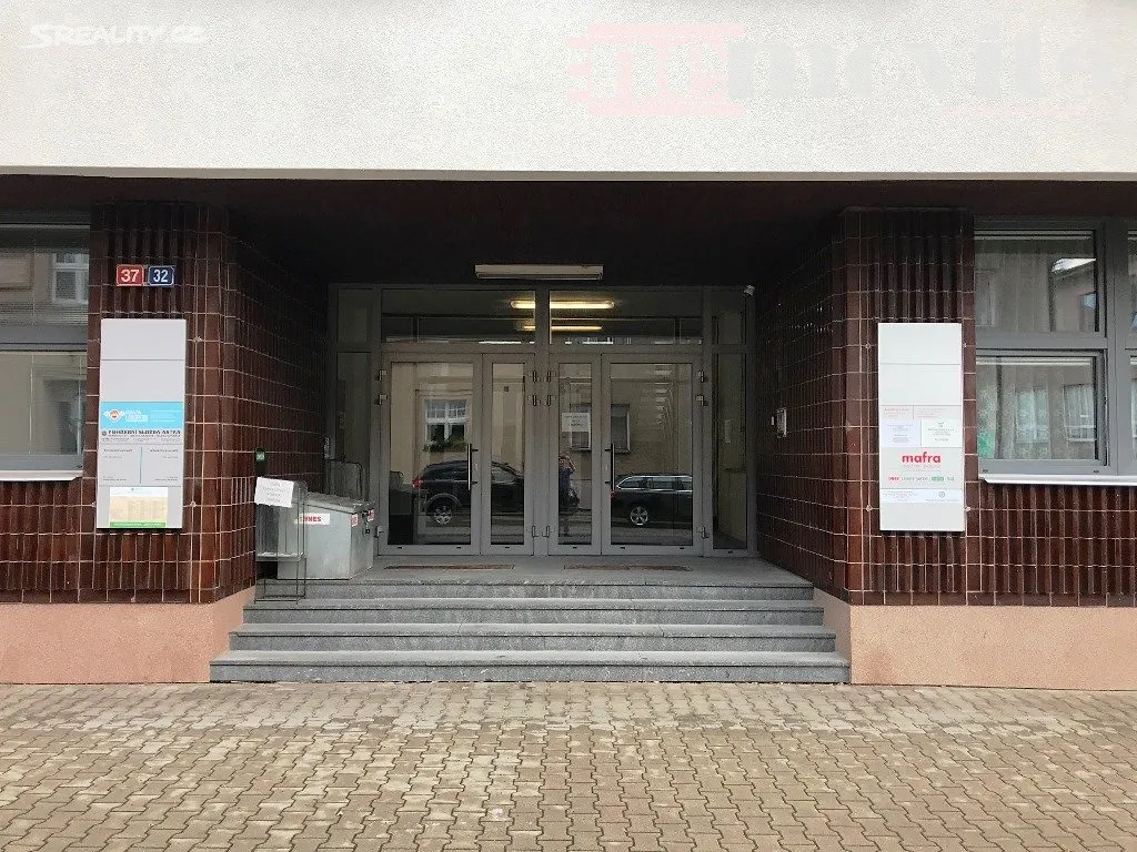 Pronájem kanceláře 30 m² – pohled 3