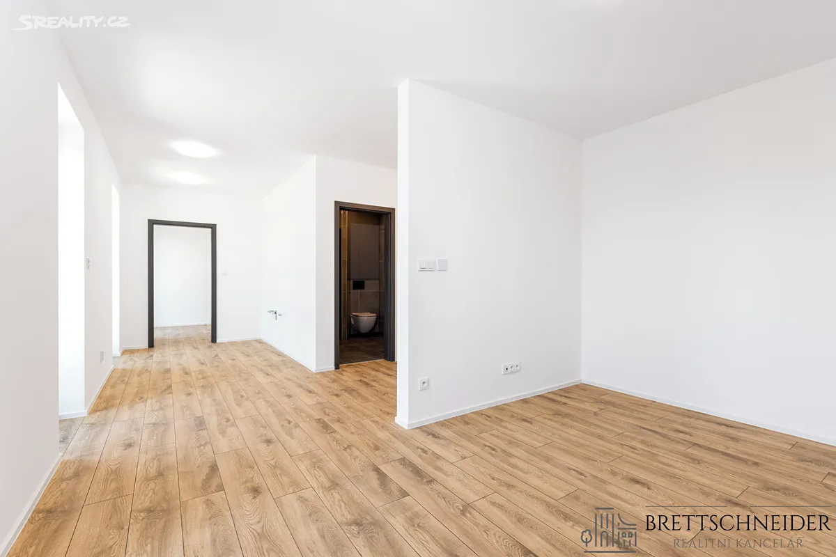 Pronájem bytu 2+kk 45 m² - Więcej