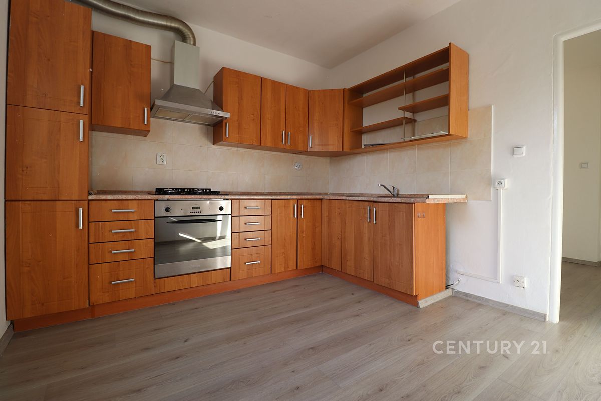Pronájem bytu 1+1 38 m²