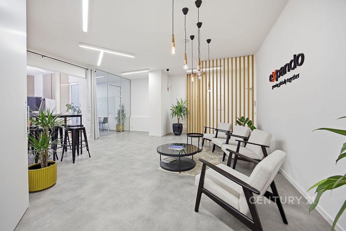 Prodej kanceláře 232 m² – fotografie 3