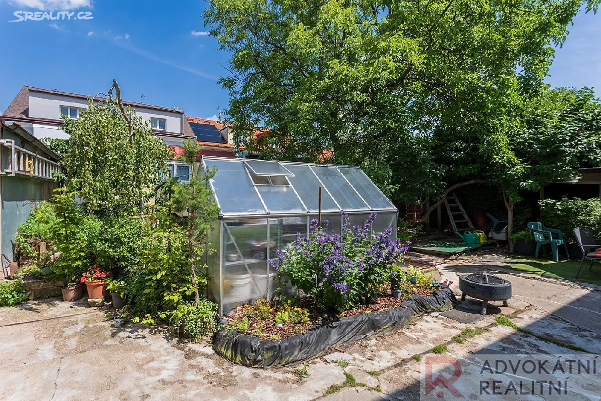 Prodej rodinného domu 320 m², pozemek 412 m² – pohled 5