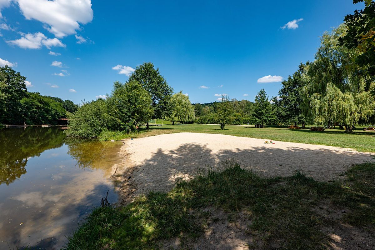 Prodej stavebního pozemku 1215 m² – fotografie 5