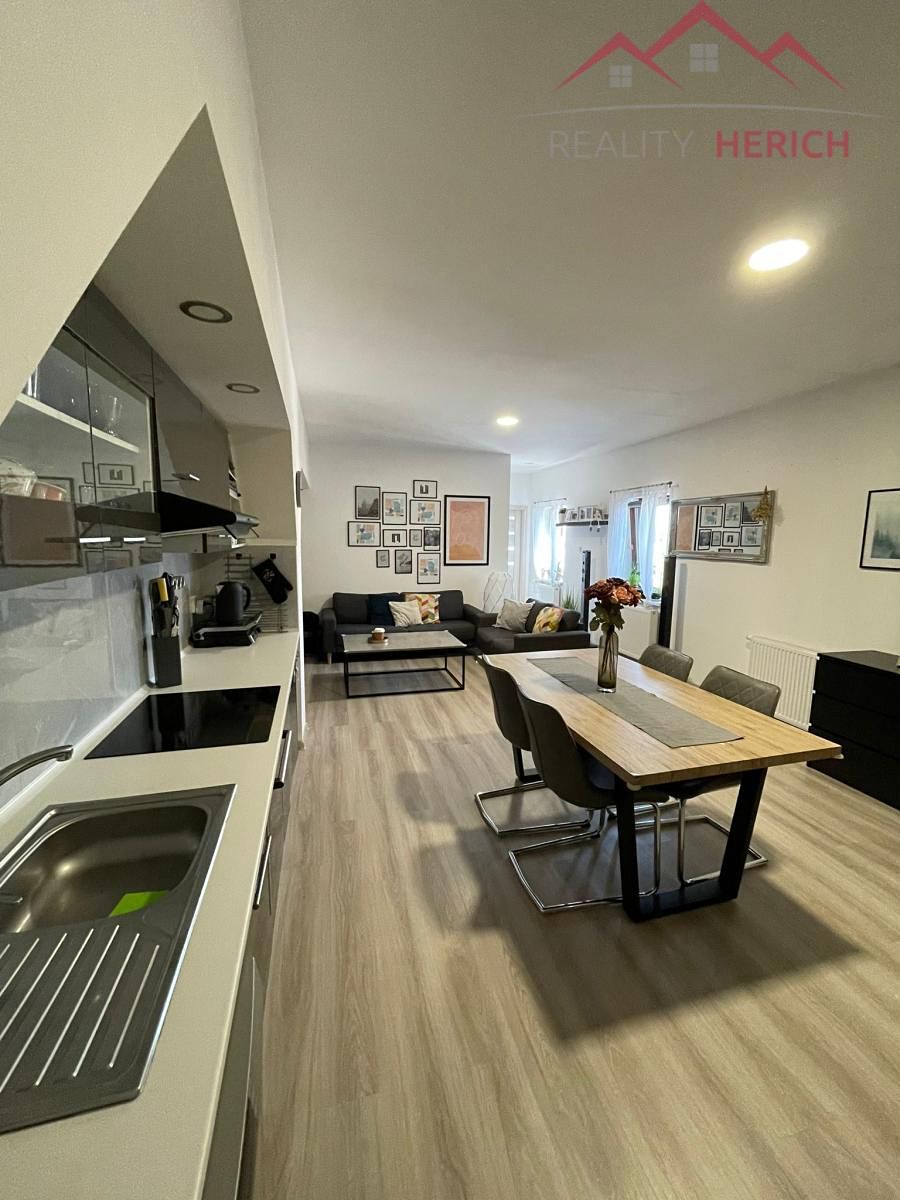 Pronájem bytu 3+kk 72 m²