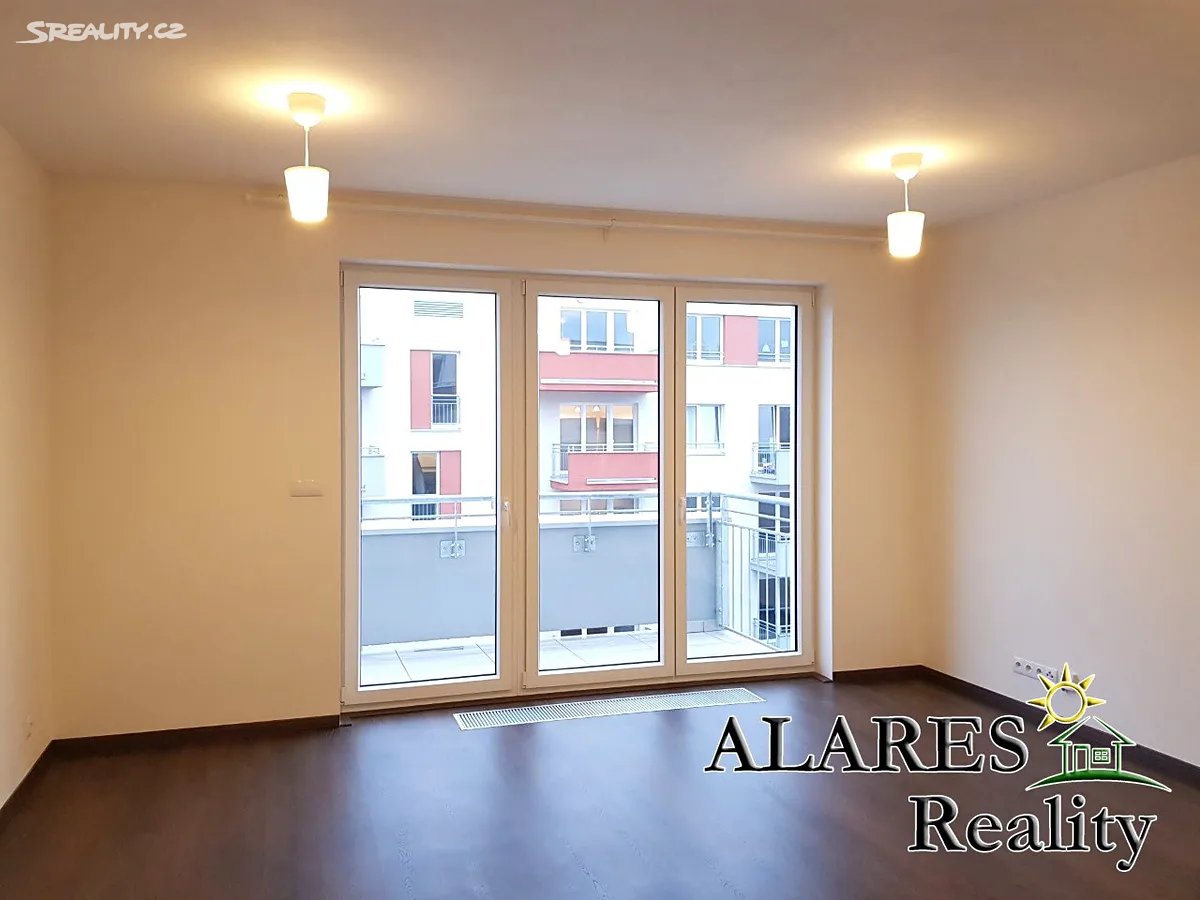 Pronájem bytu 1+kk 33 m² – pohled 3