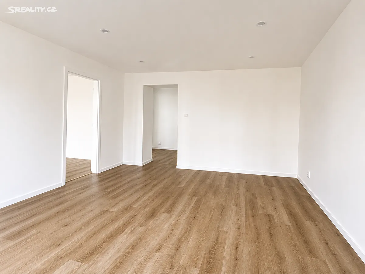 Prodej bytu 3+kk 73 m² – pohled 2