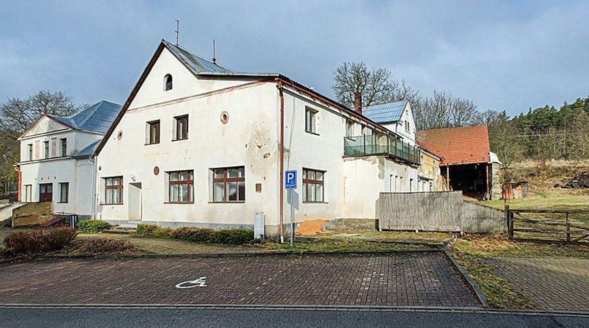 Prodej rodinného domu 280 m², pozemek 1000 m²