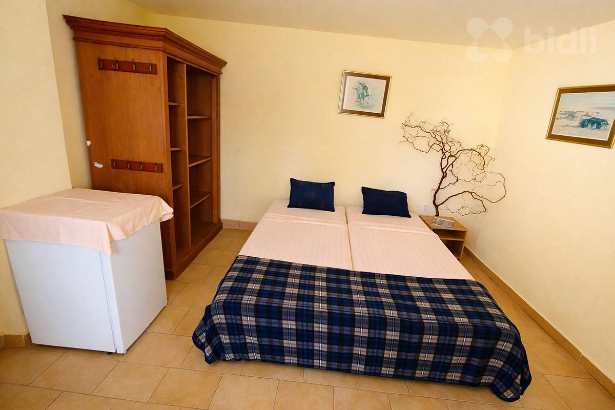 Prodej rodinného domu 270 m², pozemek 608 m² – fotografie 3
