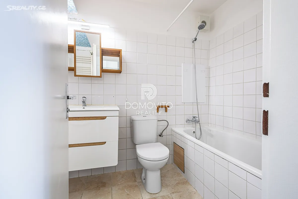 Pronájem bytu 2+kk 42 m² – pohled 3