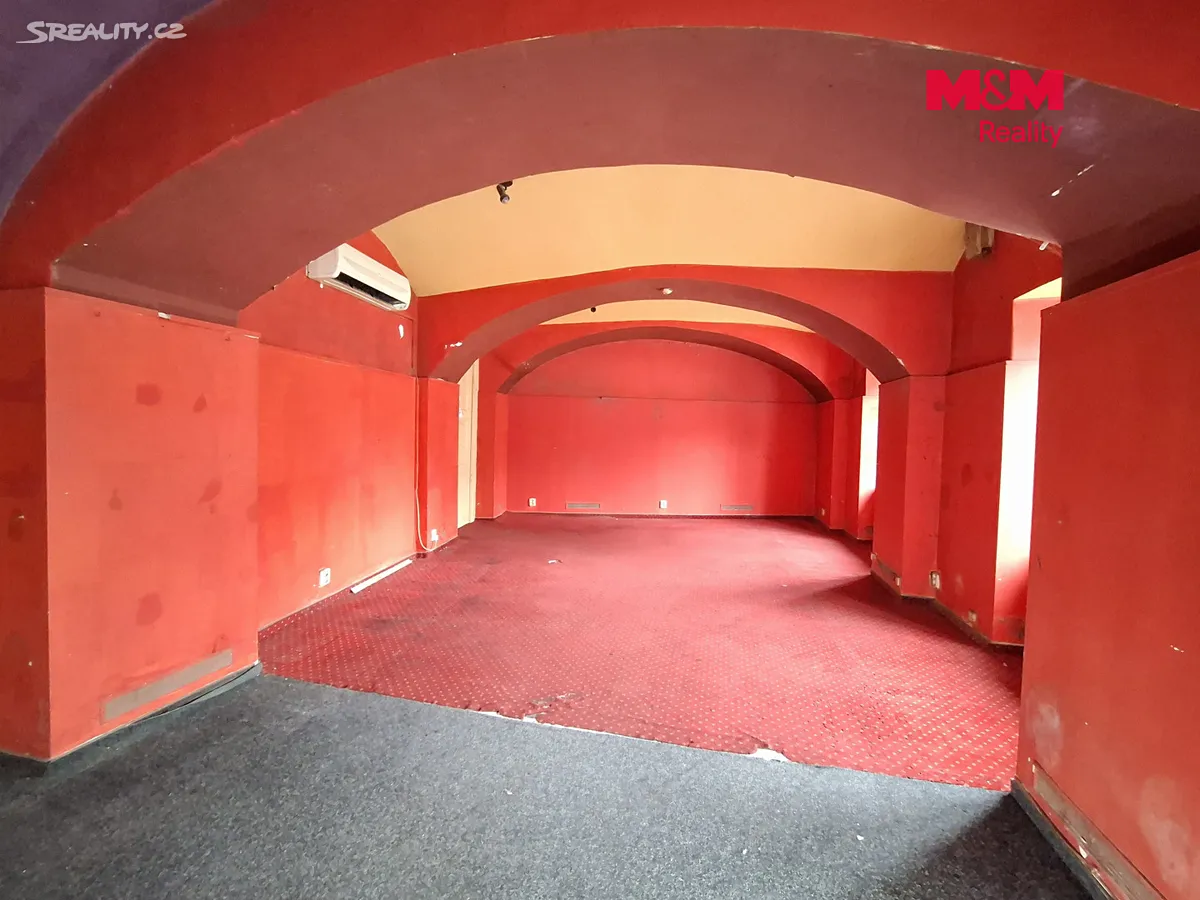Pronájem obchodního prostoru 100 m² - Więcej