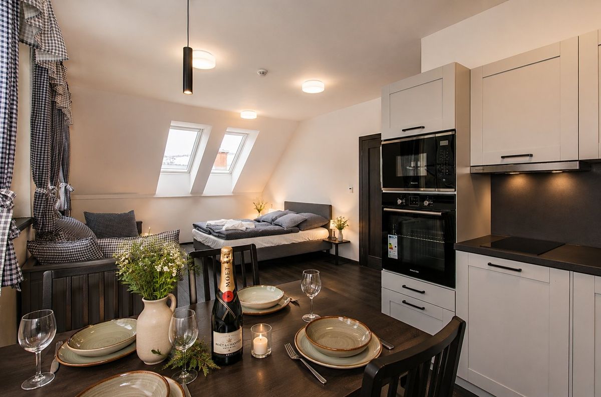 Prodej vícegeneračního domu 189 m², pozemek 205 m² – fotografie 2