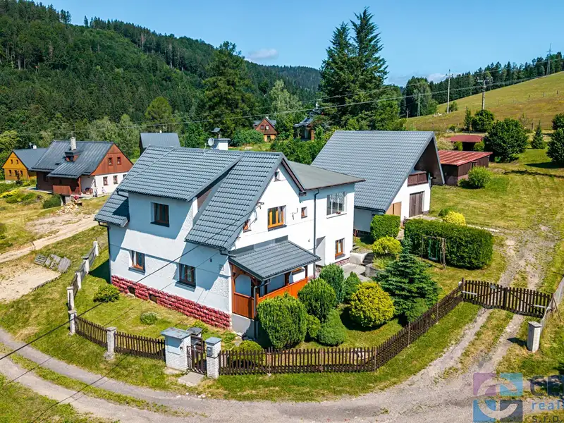 Prodej vícegeneračního domu 244 m², pozemek 2438 m², Tanvald – náhled fotky 1