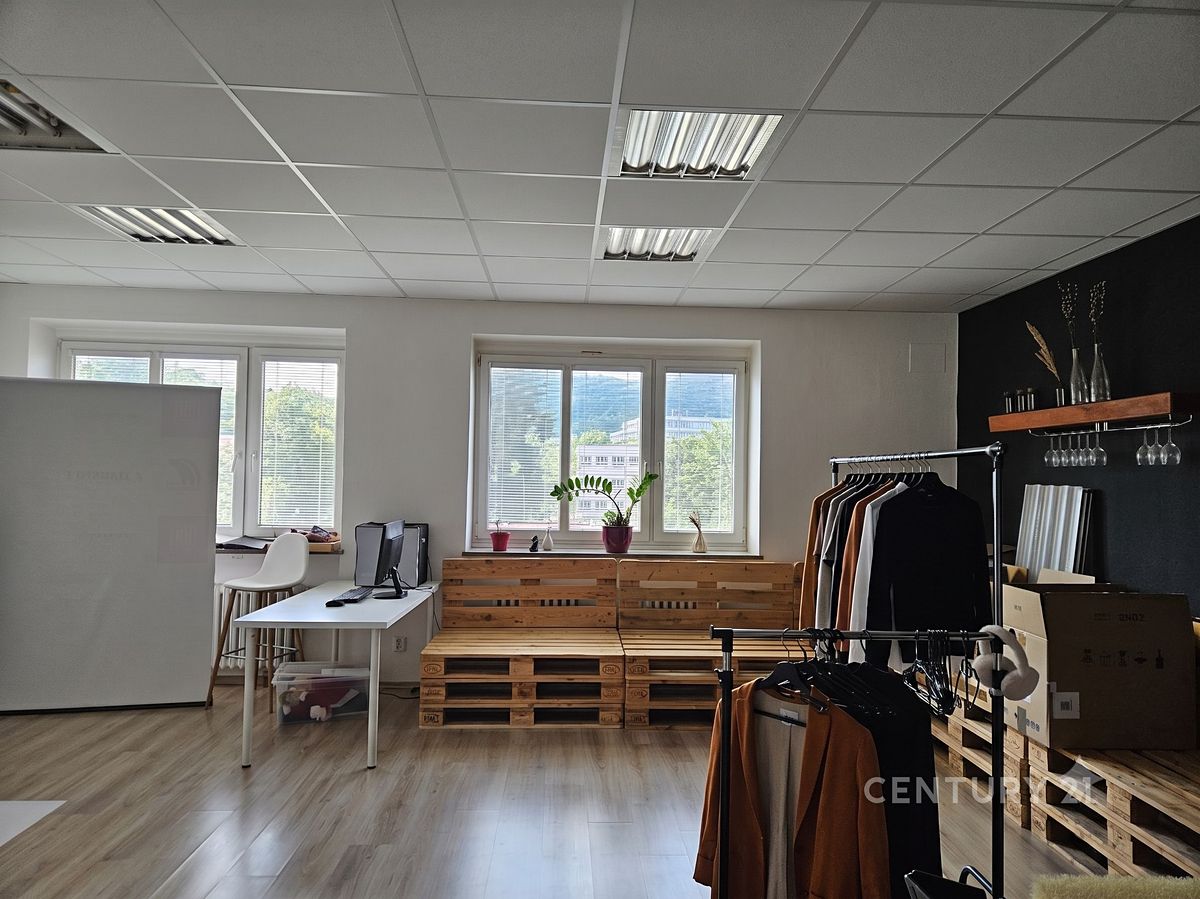 Pronájem kanceláře 260 m²