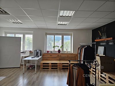 Pronájem kanceláře 260 m²
