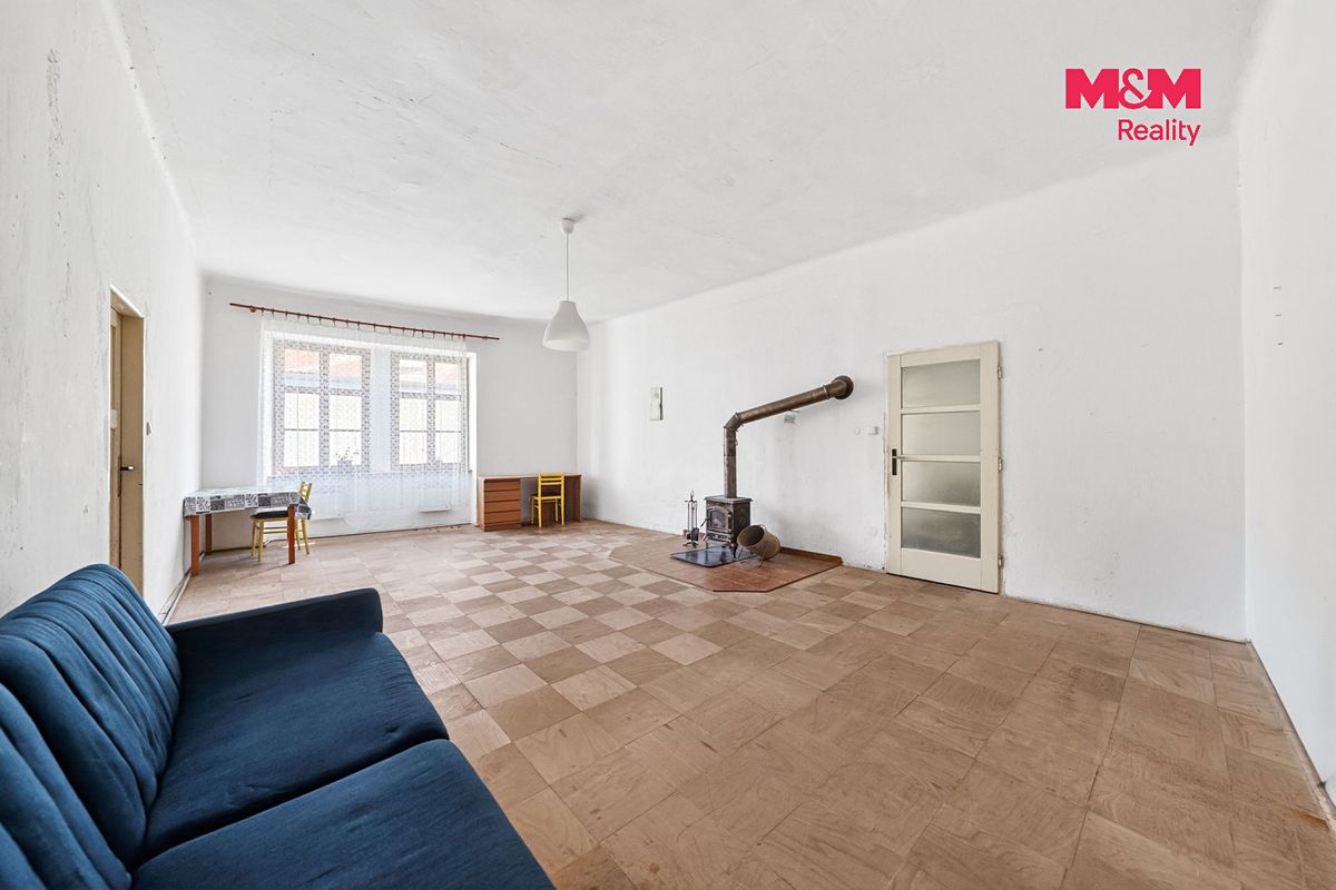 Prodej rodinného domu 328 m², pozemek 502 m² – fotografie 3