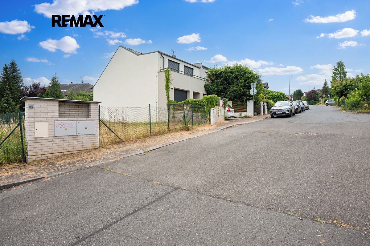 Prodej stavebního pozemku 374 m² – fotografie 5