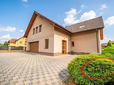 Prodej  rodinného domu 350 m², pozemek 951 m²