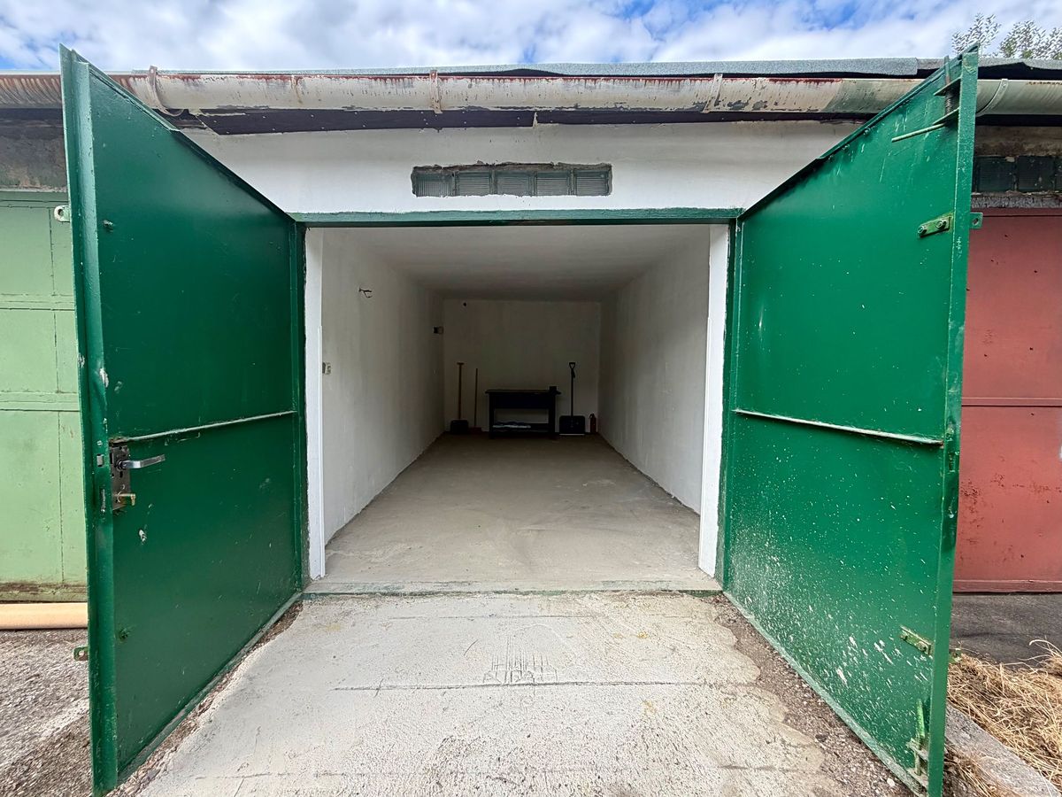 Pronájem garáže 18 m² – fotografie 3